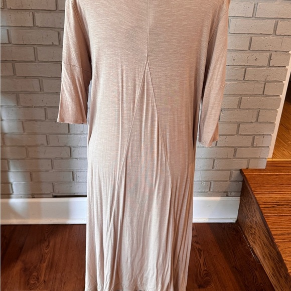 Beige Asymmetrical Hem Dress size large excellent used condition - Picture 2 of 4